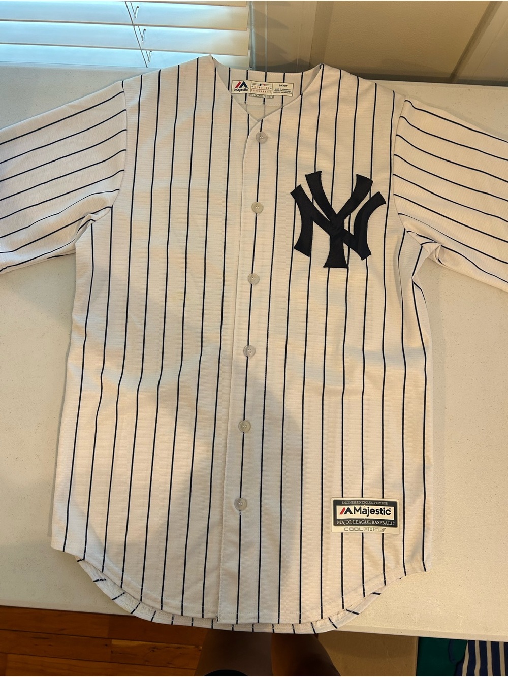 Majestic White Pinstripe New York Yankees Button-Up Jersey - Navy Logo